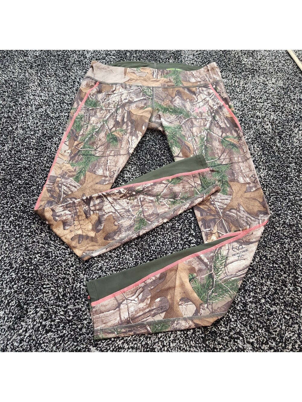 Under Armour ColdGear Realtree AP Camo Leggings Scent Control Pink Women's Small - Picture 4 of 9